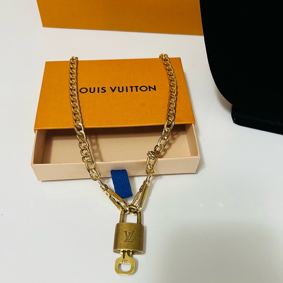 Authentic LV Gold Lock/Key #313, Authentic LV Box & Unbranded Chain 💛🧡 - Picture 3 of 9